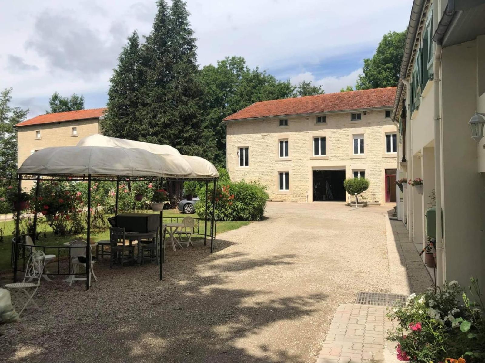 Le Moulin De Chamouilley Hotell Eksteriør bilde